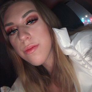 Meet your Posher, Isabella